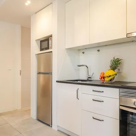 Apartment Hostwise - Elegant & Modern *